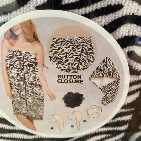 Zebra Print Button Closure Wrap - Picture 1 of 1